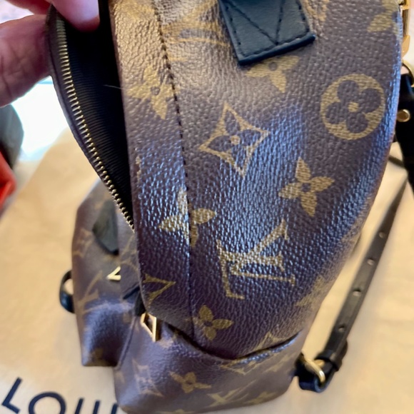 Handbag/back pack LV - Picture 6 of 8